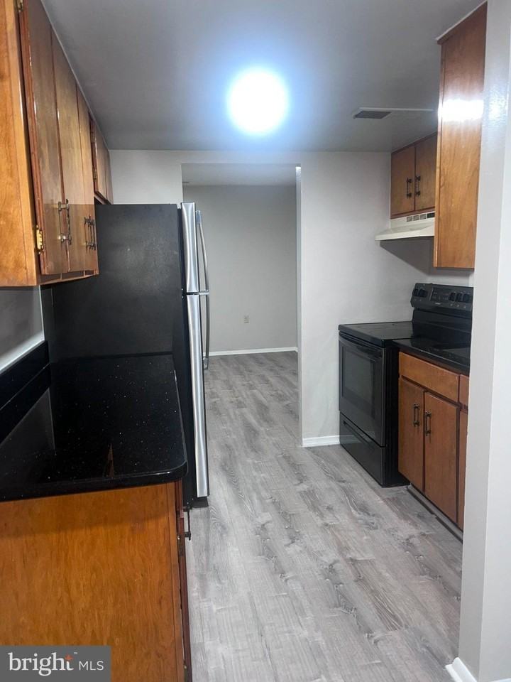 217 Haverhill Rd - Photo 6 of 22