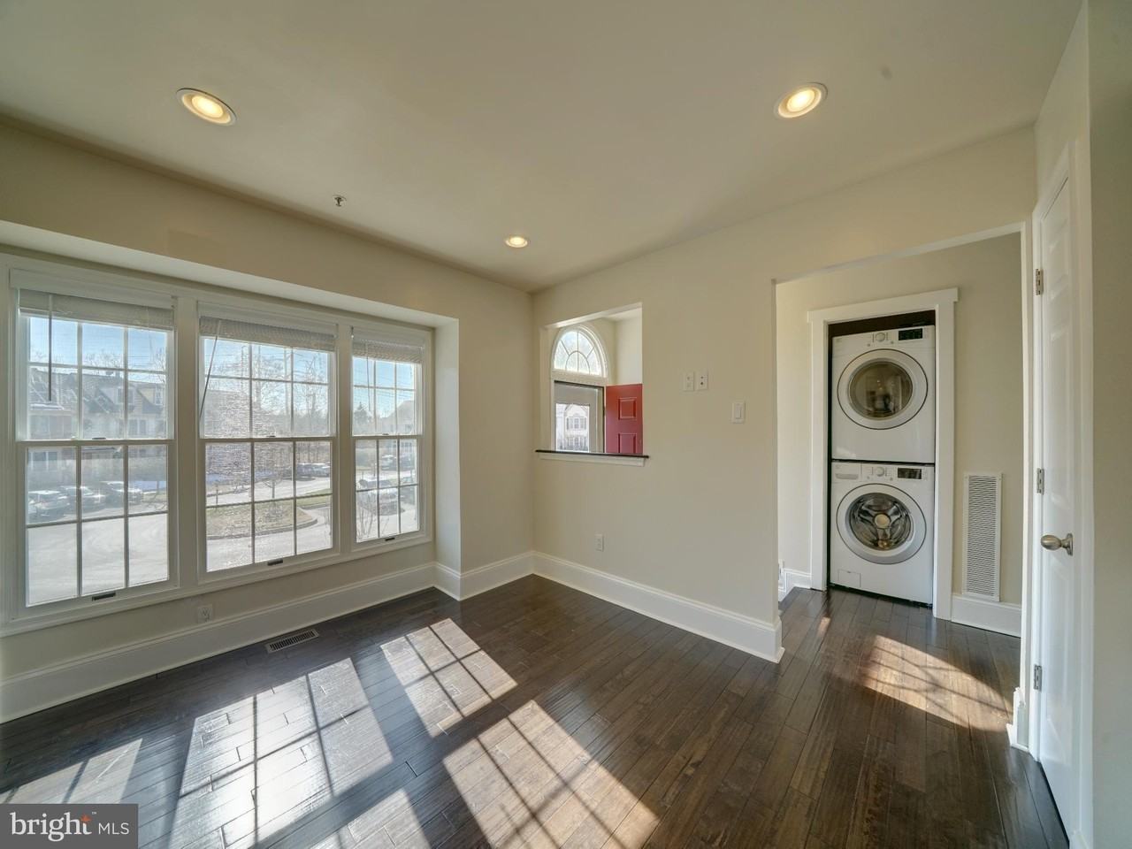 8755 Birkenhead Ct - Photo 3 of 33