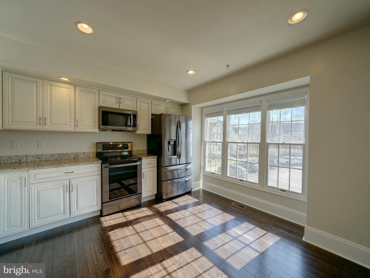8755 Birkenhead Ct - Photo 6 of 33