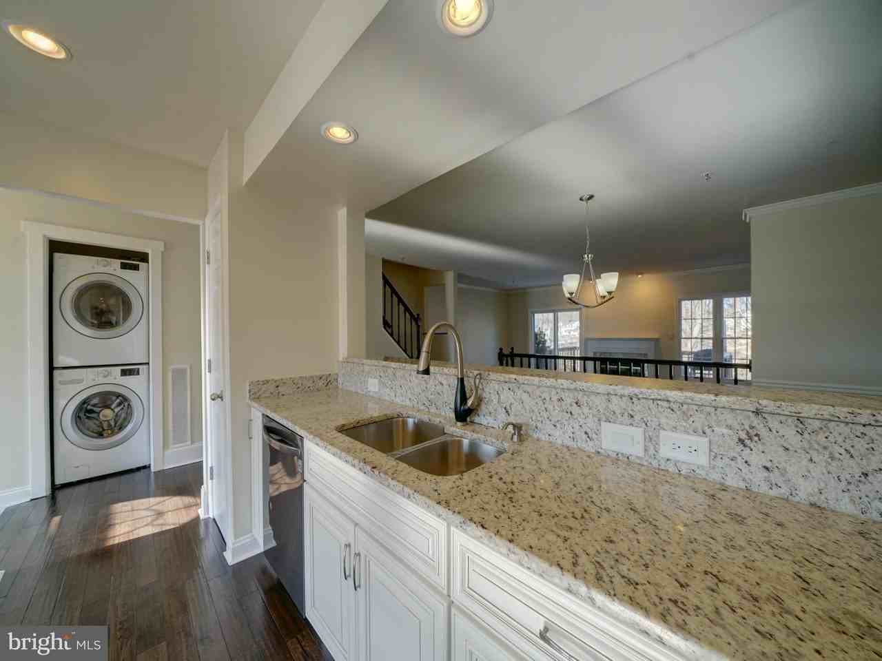 8755 Birkenhead Ct - Photo 7 of 33
