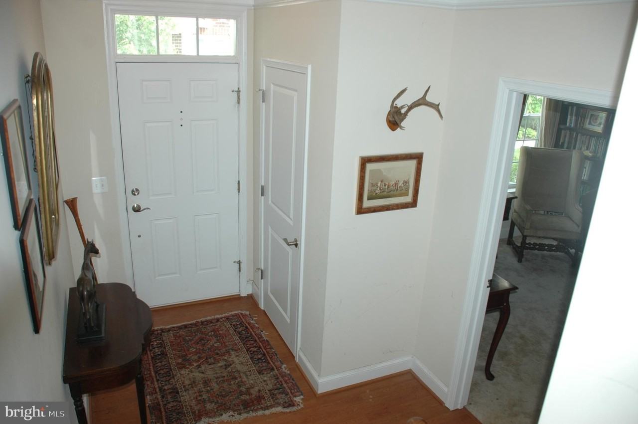 6061 Talbot Dr - Photo 3 of 30