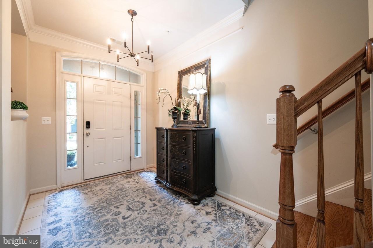 7822 Tilghman St - Photo 3 of 23