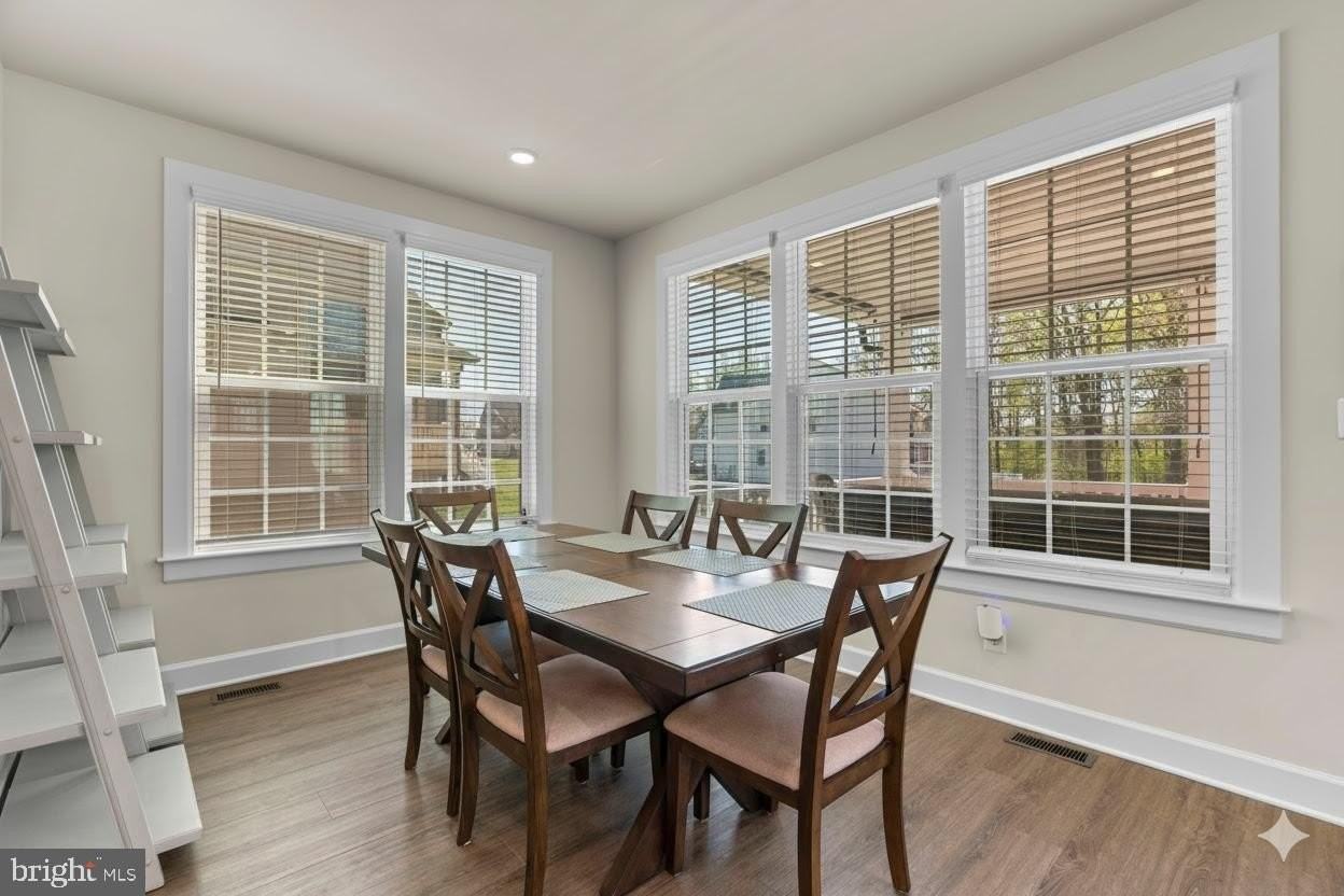 8417 Bald Eagle Ct - Photo 3 of 34