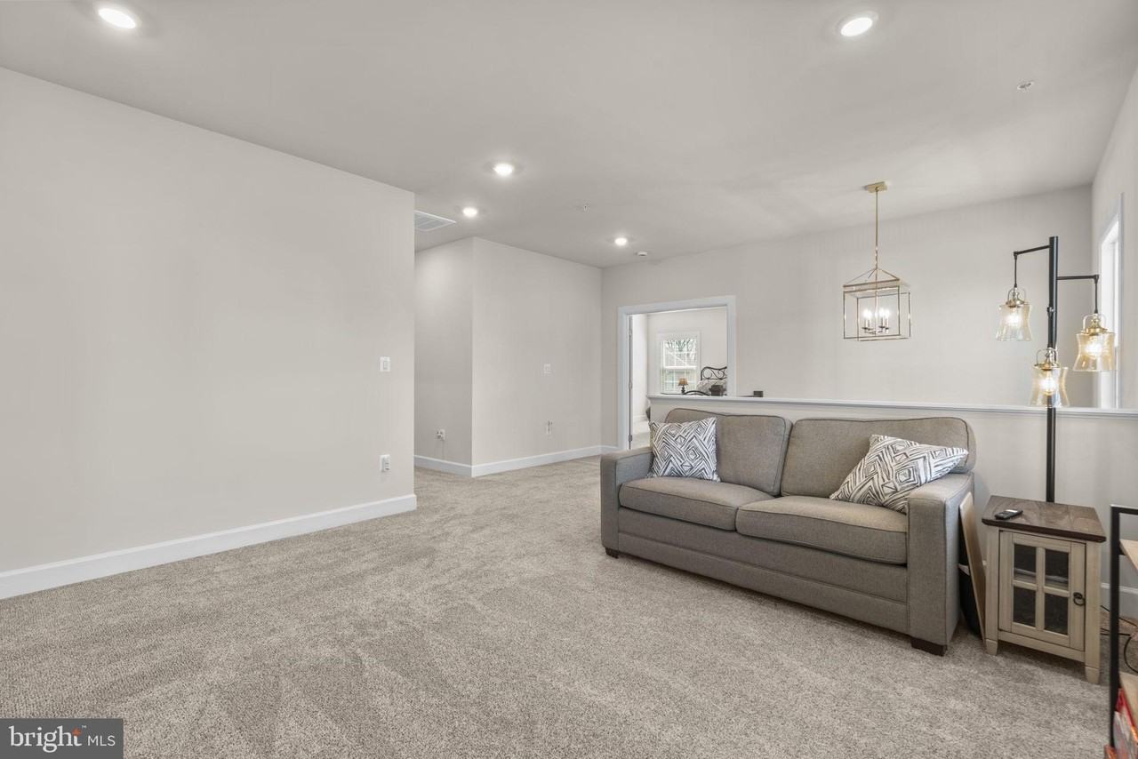 8417 Bald Eagle Ct - Photo 5 of 34