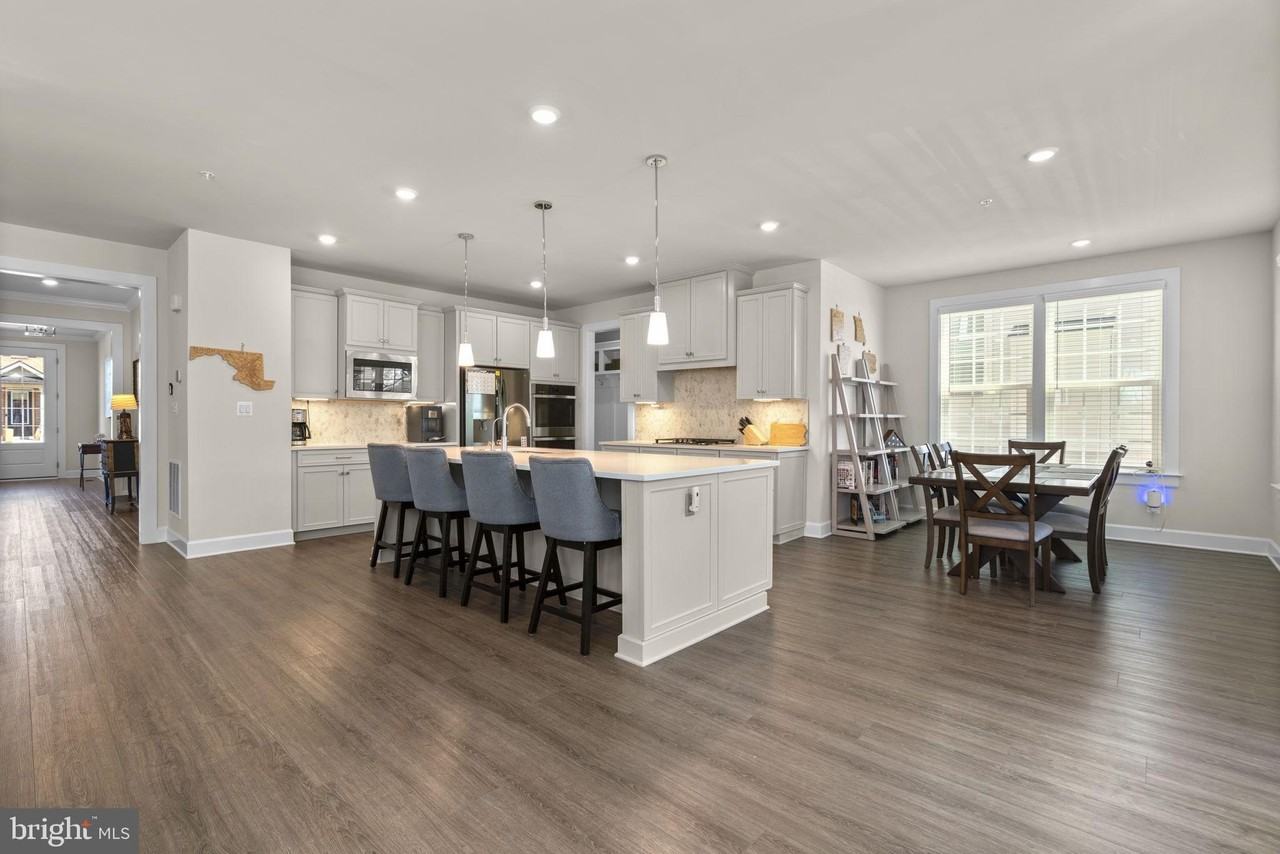 8417 Bald Eagle Ct - Photo 6 of 34