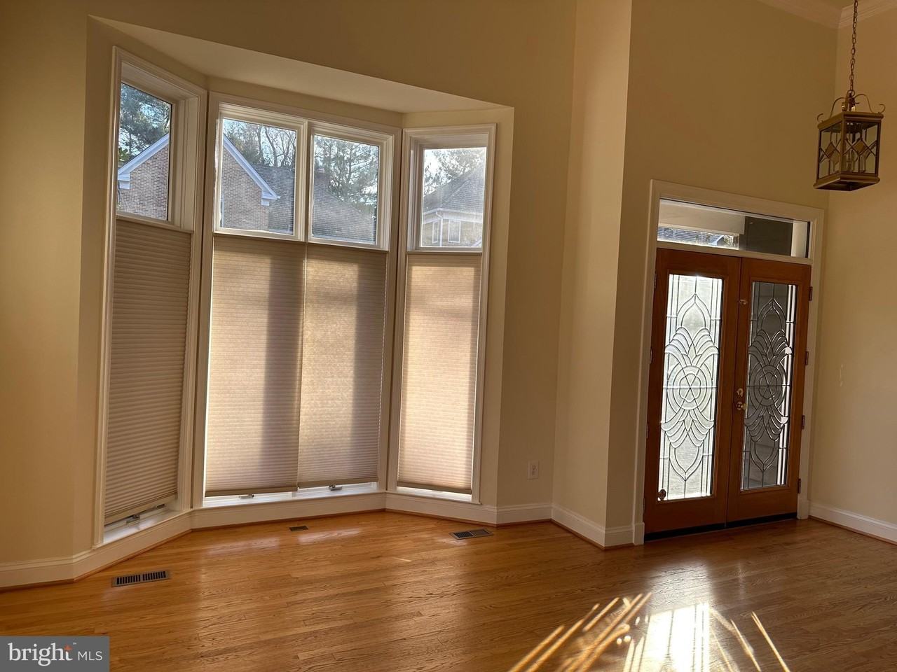 5509 Thornbush Ct - Photo 4 of 31