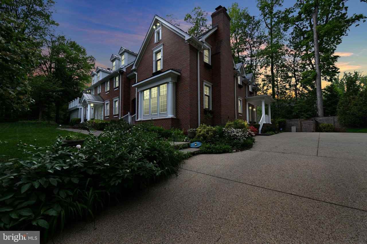 6907 Bradley Blvd - Photo 7 of 50
