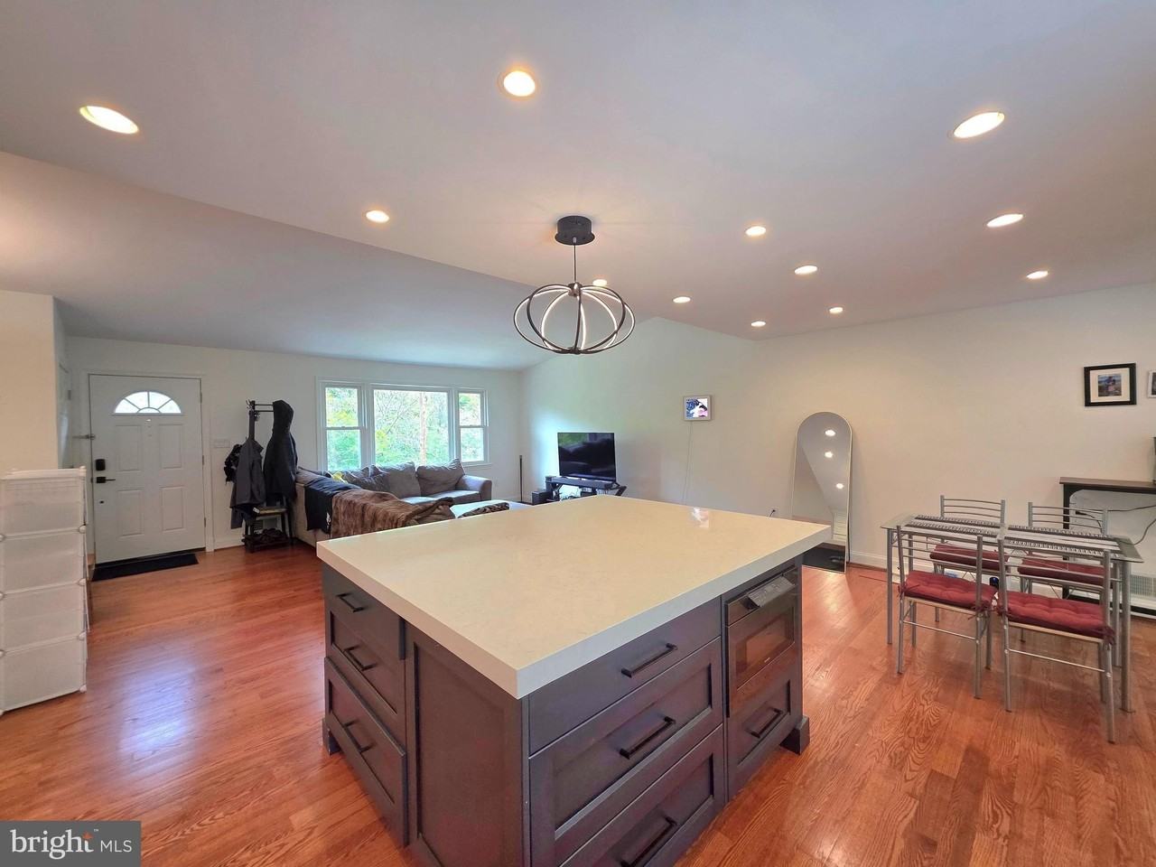 8300 Beech Tree Rd - Photo 5 of 34