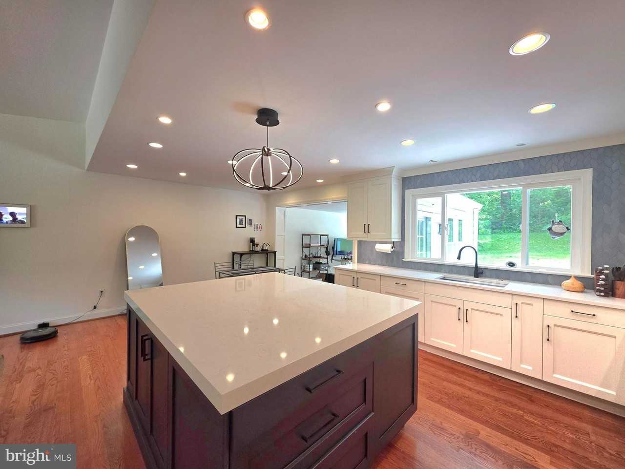 8300 Beech Tree Rd - Photo 6 of 34