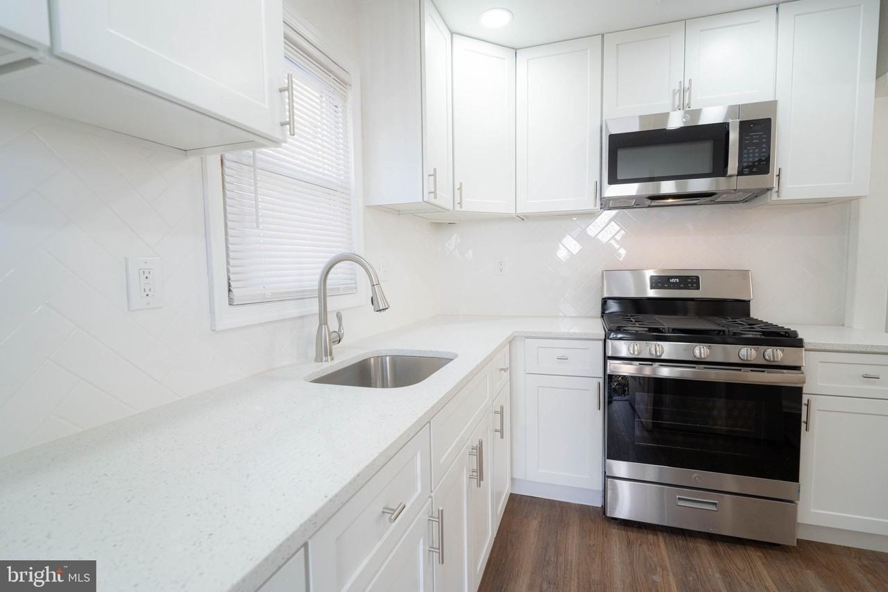 2409 Greeley Pl - Photo 3 of 31