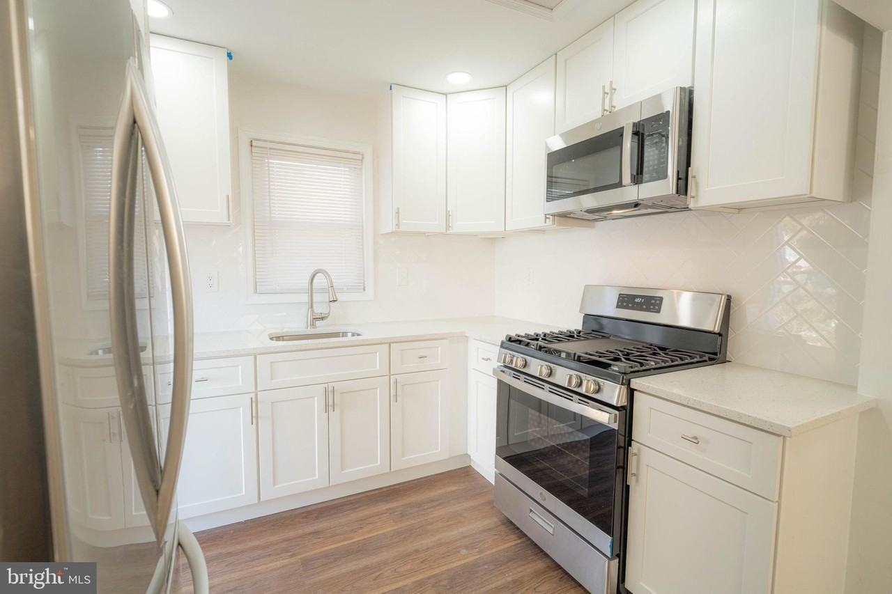 2409 Greeley Pl - Photo 4 of 31