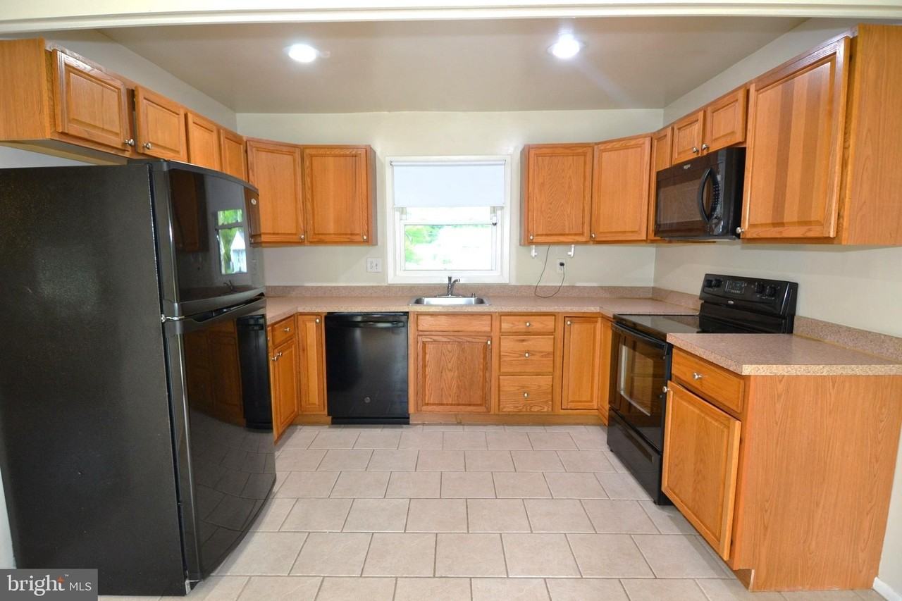 3717 Irongate Ln - Photo 5 of 15