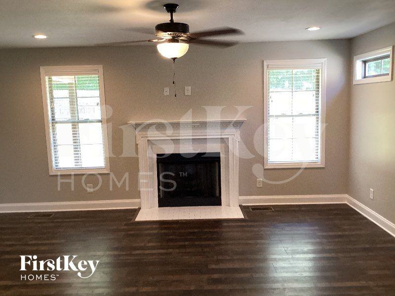 1389 Abby Lou Dr - Photo 2 of 10