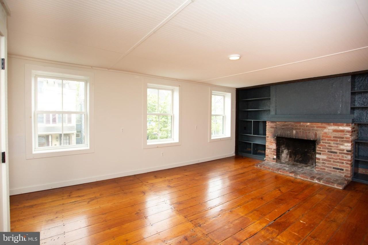54--56 CORYELL Street #1 - Photo 5 of 31