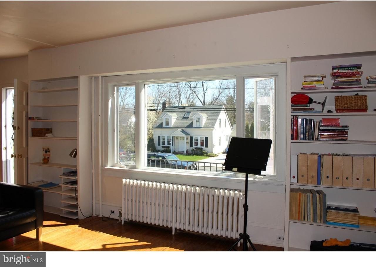 8 Hamilton Ave - Photo 3 of 22