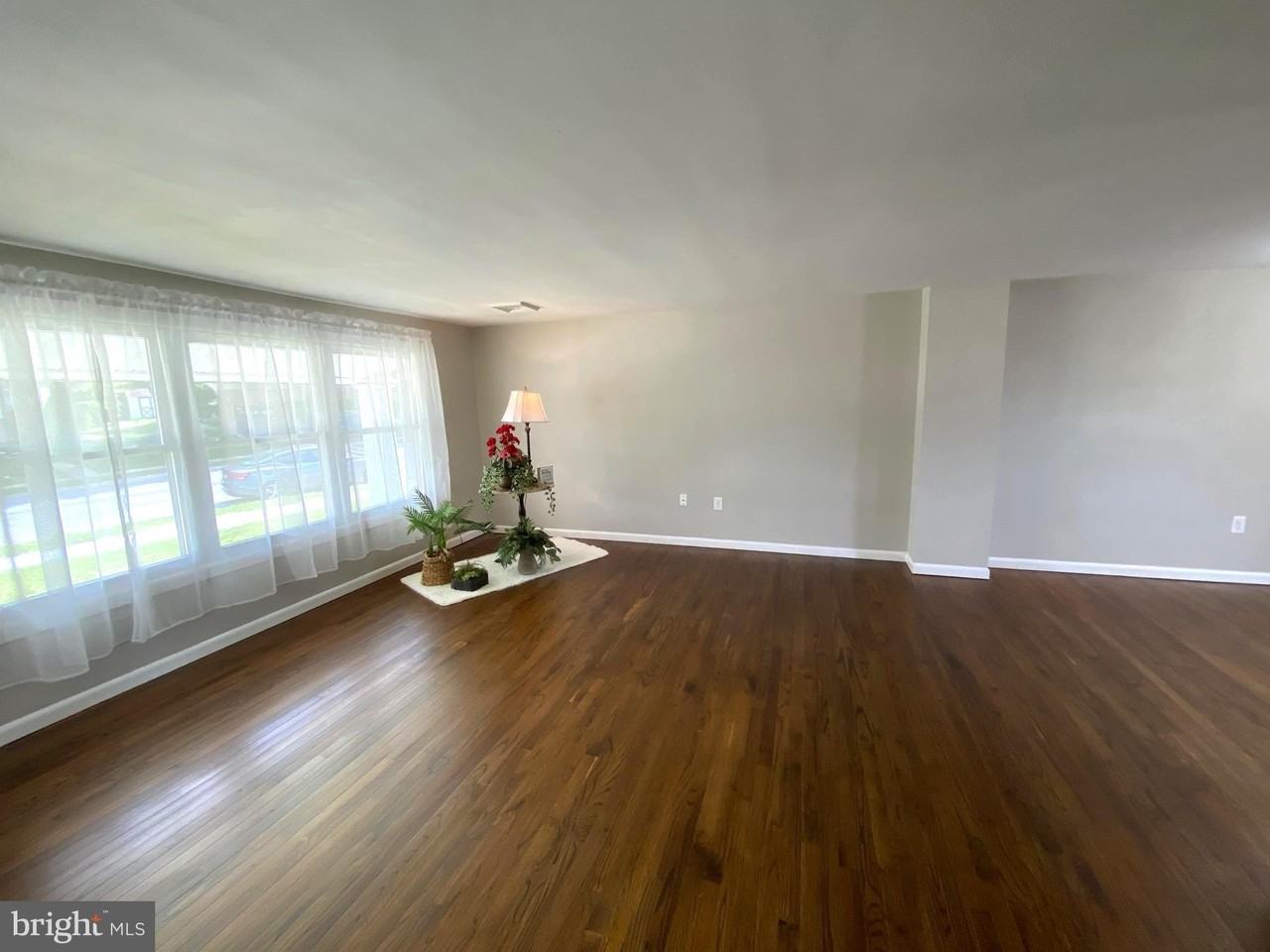 425 Weidman Ave - Photo 6 of 18