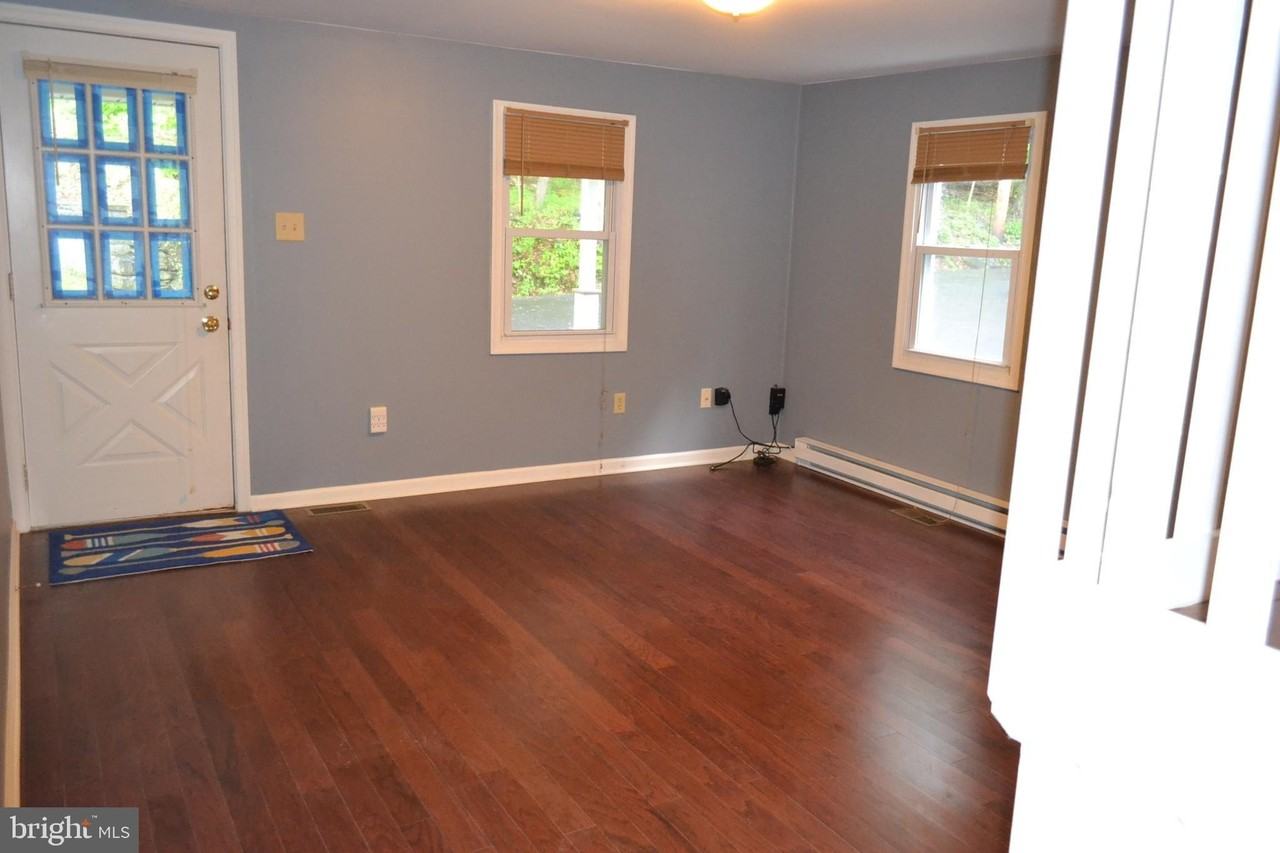 7201 Swagger Rd - Photo 4 of 33