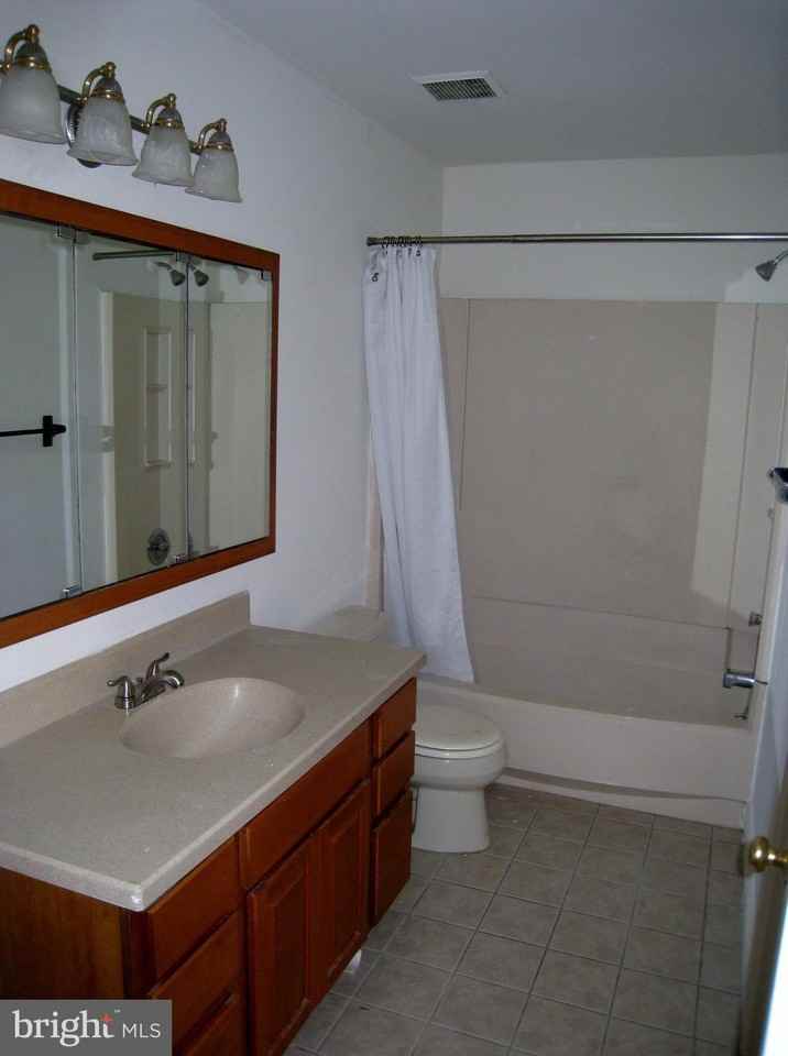 18010 Beacon Hill Dr - Photo 6 of 12