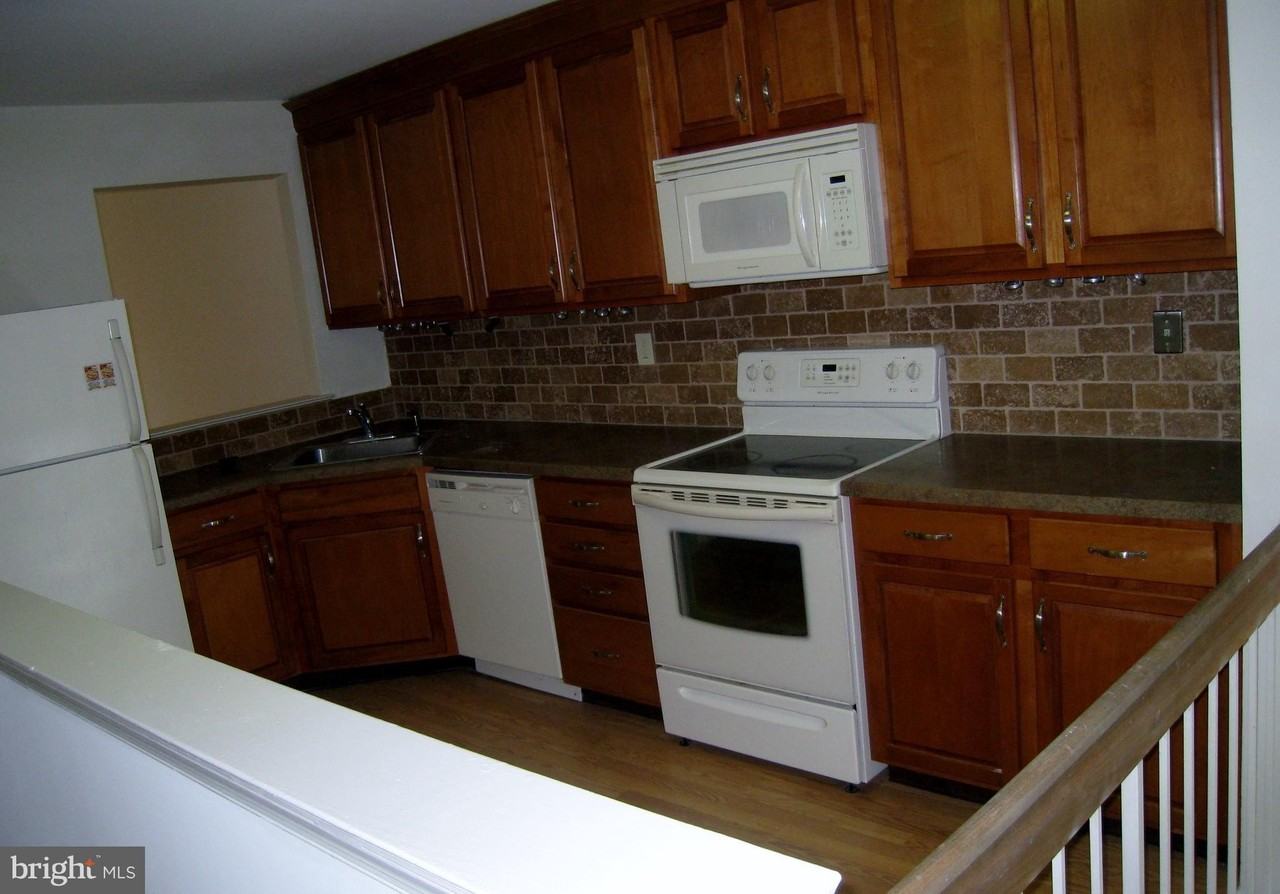 18010 Beacon Hill Dr - Photo 7 of 12