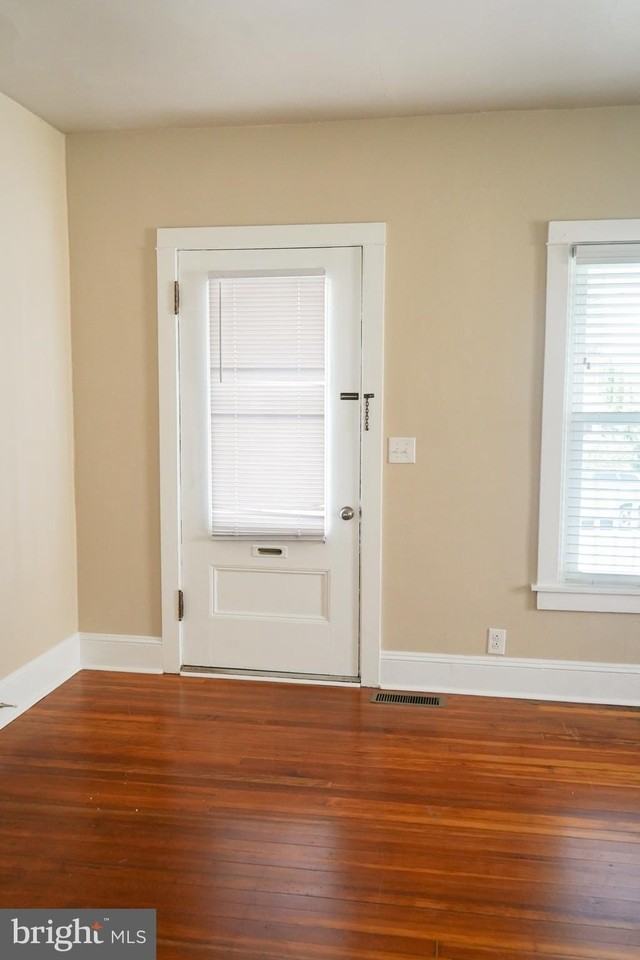 412 W Pennsylvania Ave #1 - Photo 4 of 22