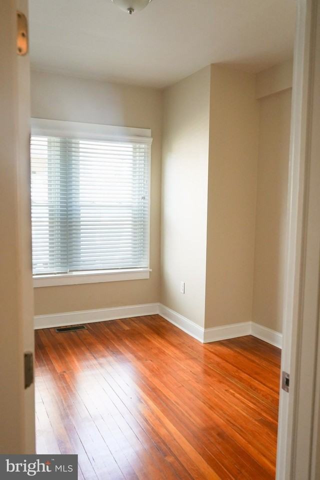 412 W Pennsylvania Ave #1 - Photo 7 of 22
