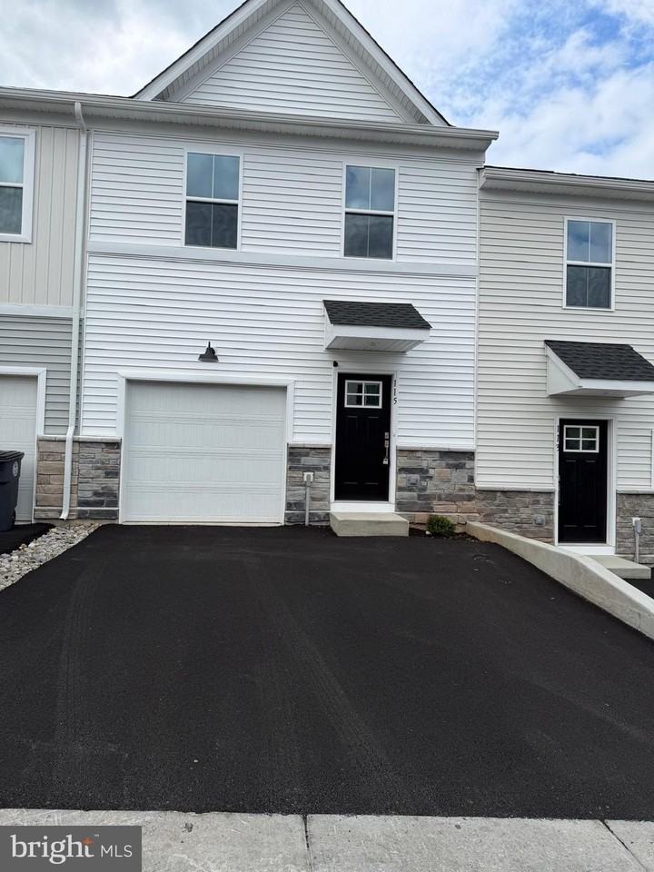 115 Abramo Victor Dr - Photo 3 of 50