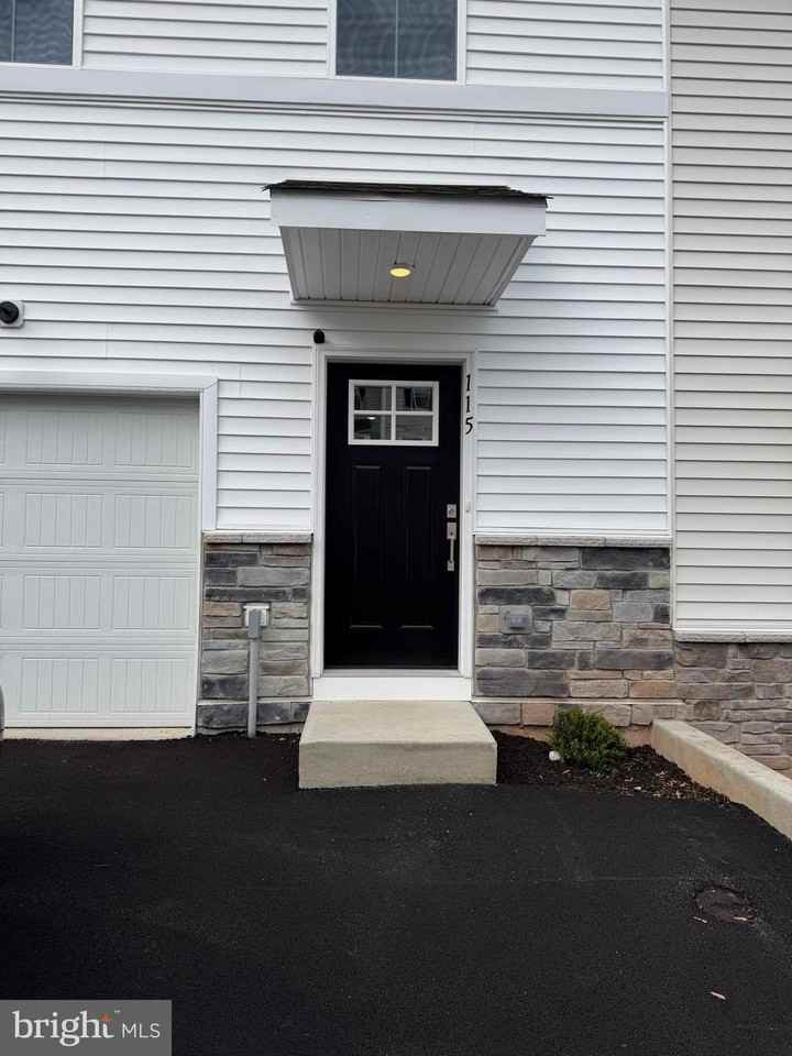 115 Abramo Victor Dr - Photo 4 of 50