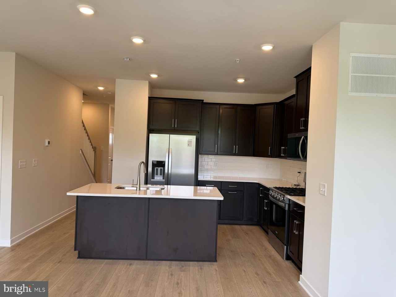 115 Abramo Victor Dr - Photo 6 of 50