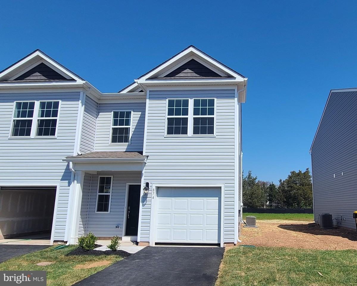 874 Peaceful Ln - Photo 2 of 27