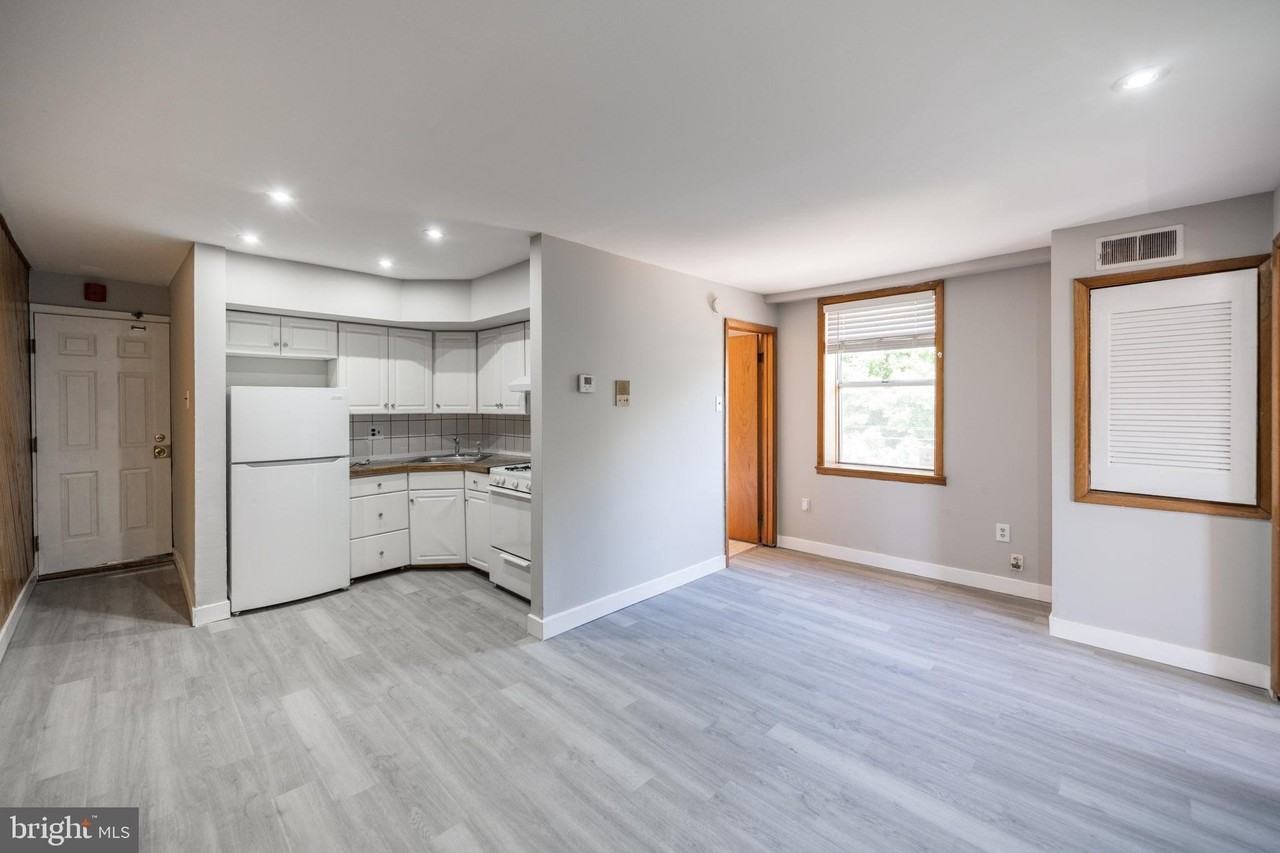 734 S 9th St #4F - Photo 2 of 11