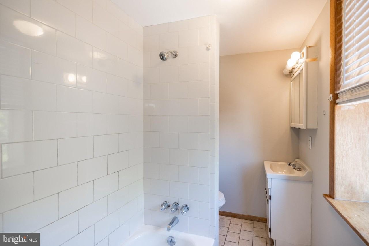 734 S 9th St #4F - Photo 5 of 11