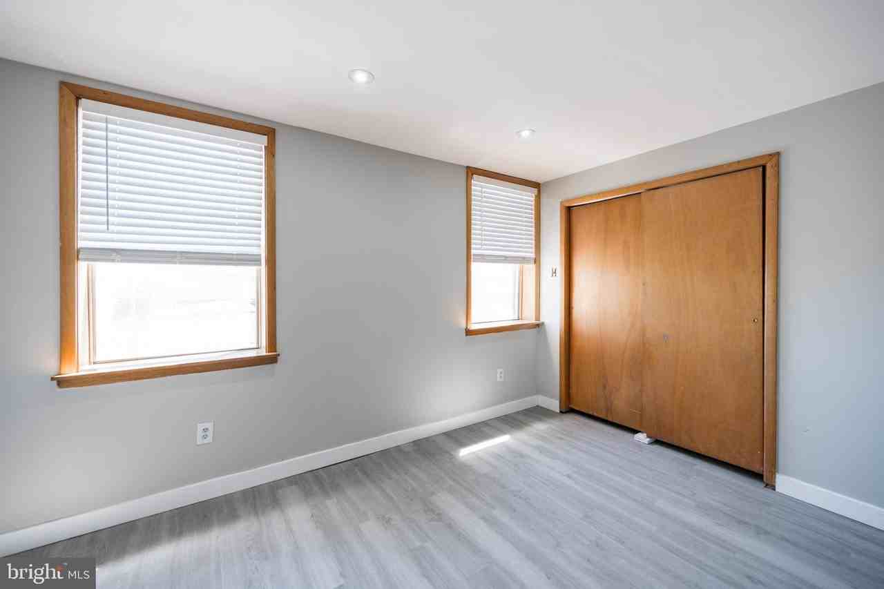 734 S 9th St #4F - Photo 6 of 11