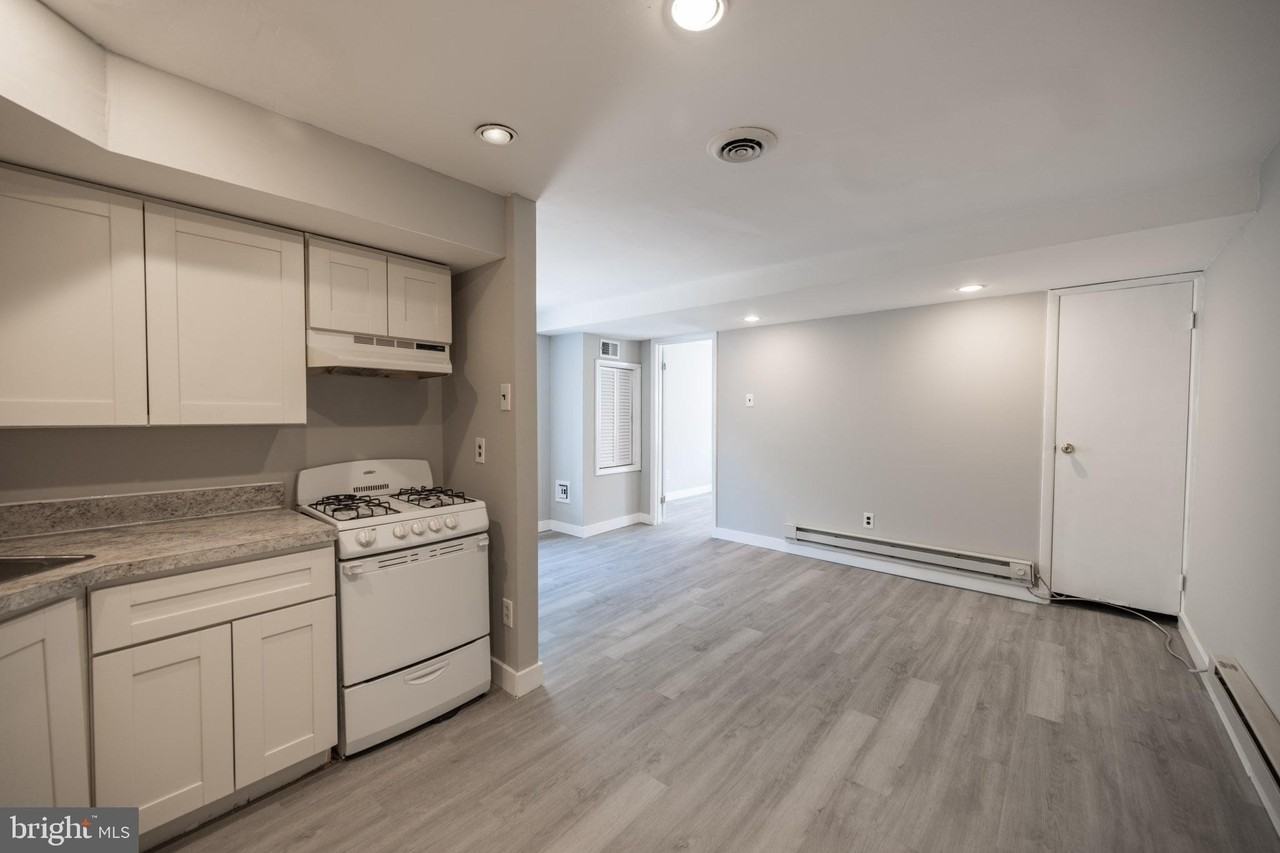 734 S 9th St #3F - Photo 2 of 10