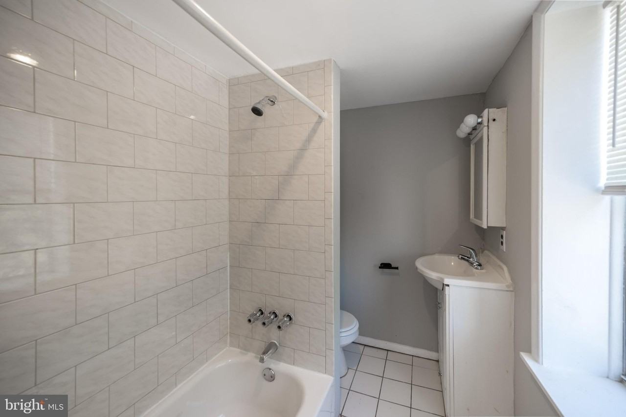734 S 9th St #3F - Photo 4 of 10