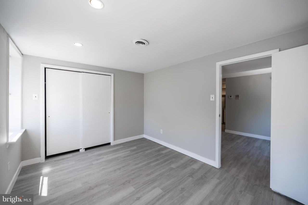 734 S 9th St #3F - Photo 6 of 10