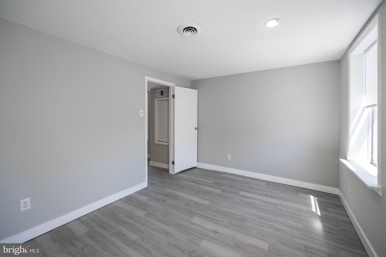 734 S 9th St #3F - Photo 7 of 10