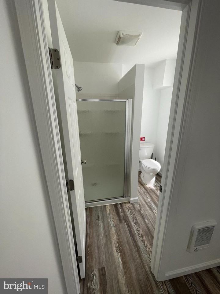 1601 W Tioga St - Photo 2 of 4