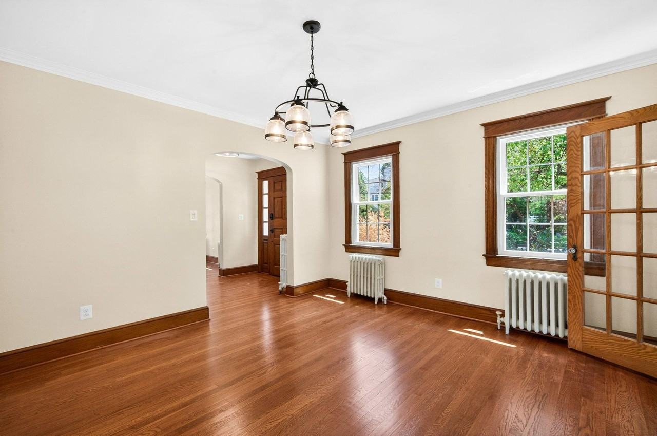 3105 17th St N - Photo 3 of 42