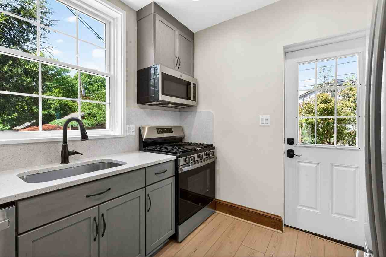3105 17th St N - Photo 6 of 42