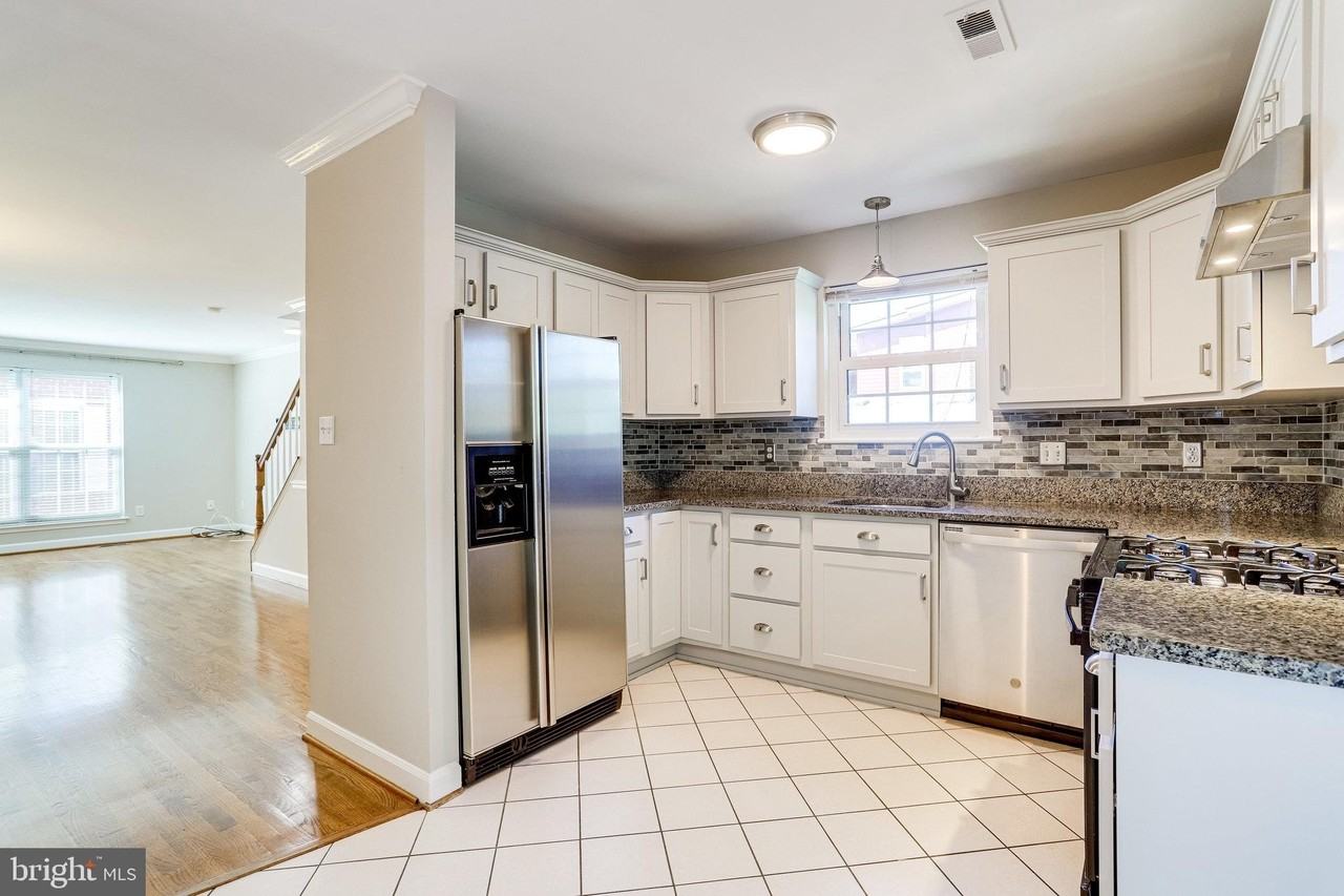 1706 S Edgewood St - Photo 5 of 50