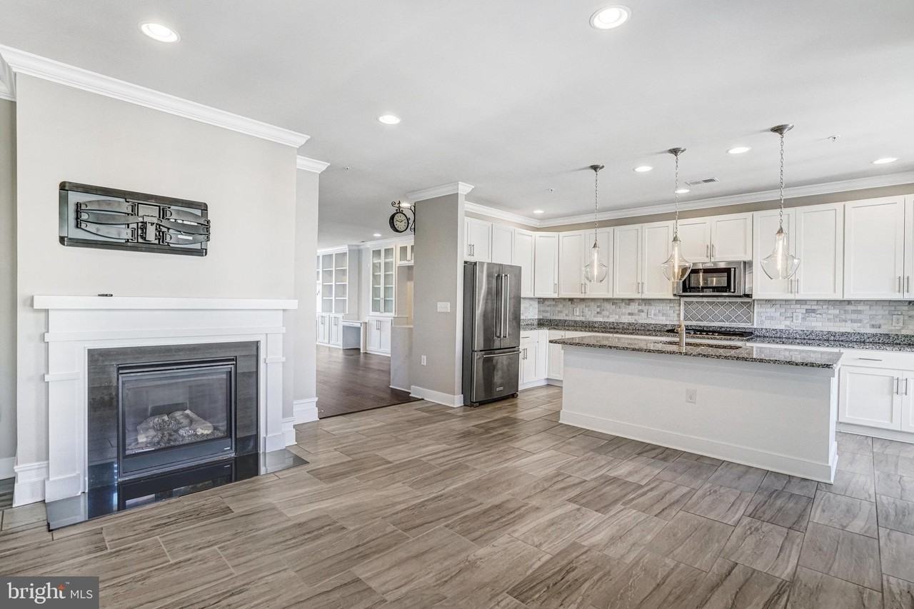621 Bluemont Ave - Photo 5 of 50