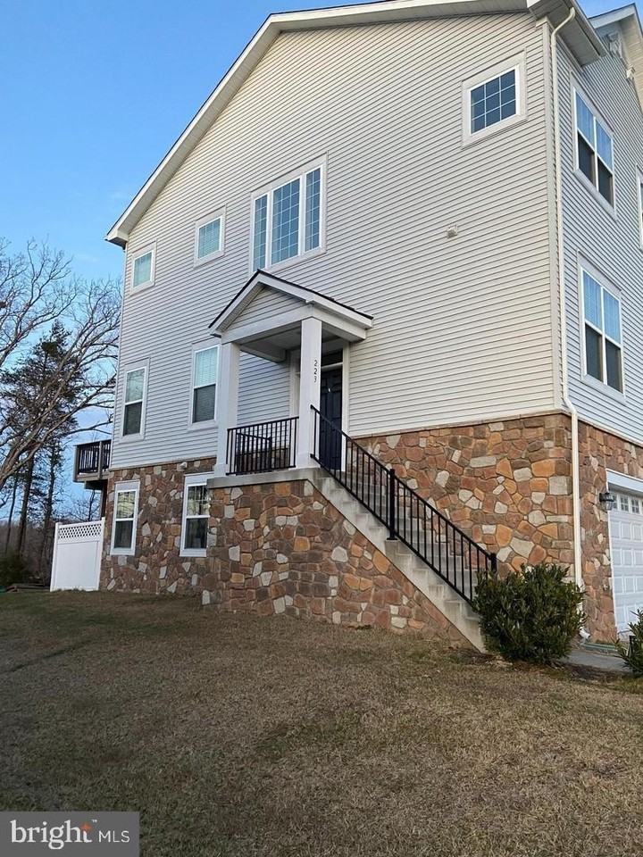 223 Cobble Stone Dr - Photo 2 of 22