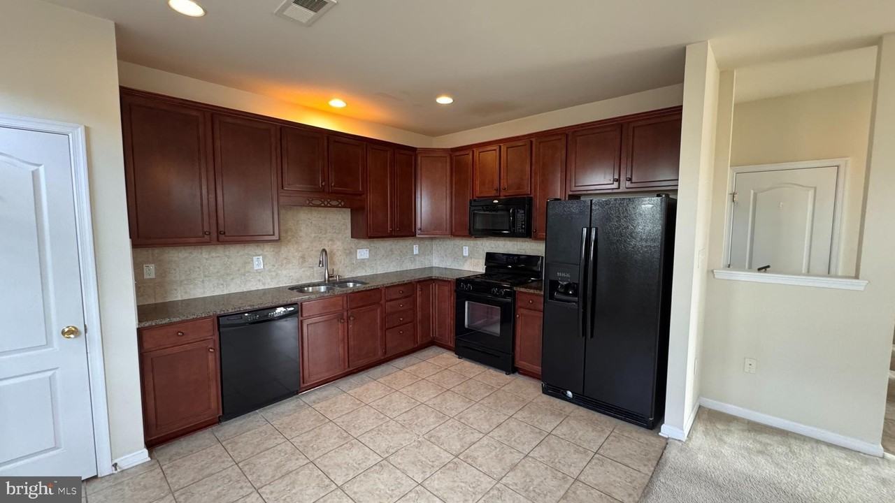 110 Gate Stone Ln - Photo 5 of 38
