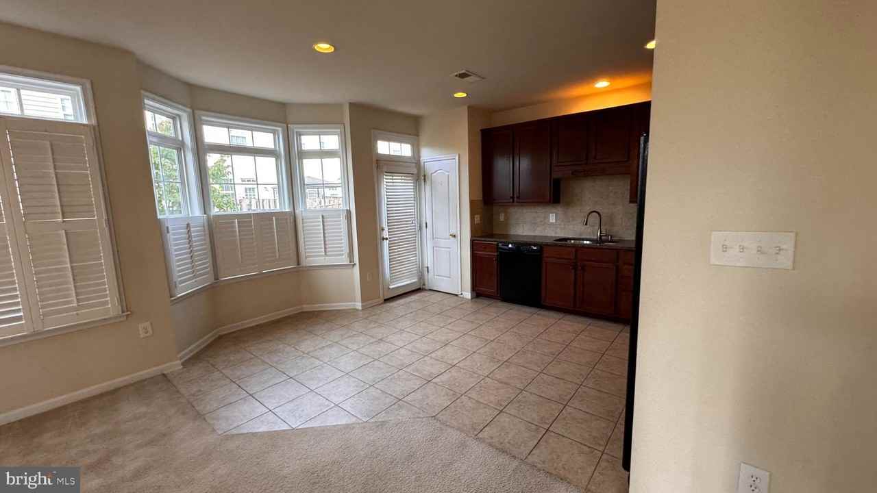 110 Gate Stone Ln - Photo 6 of 38