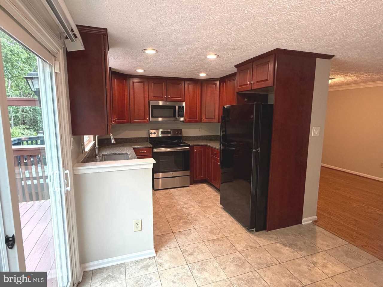 6571 Forest Dew Ct - Photo 3 of 20