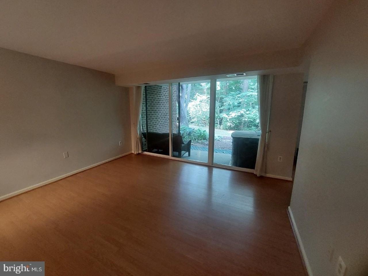 1523 Northgate Sq #1523-1B - Photo 4 of 12