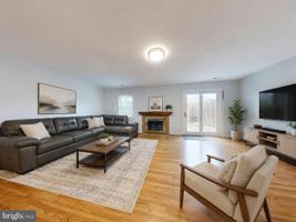 featured image of 7302 Rolling Oak Ln