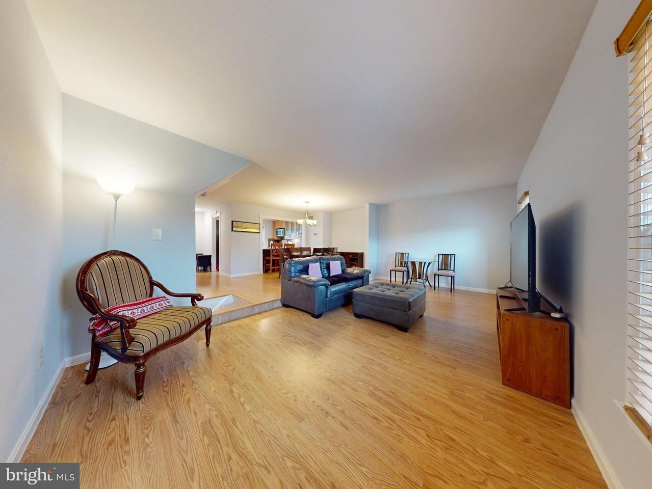 7302 Rolling Oak Ln - Photo 3 of 36