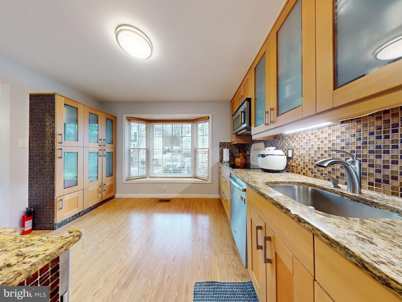 7302 Rolling Oak Ln - Photo 4 of 36