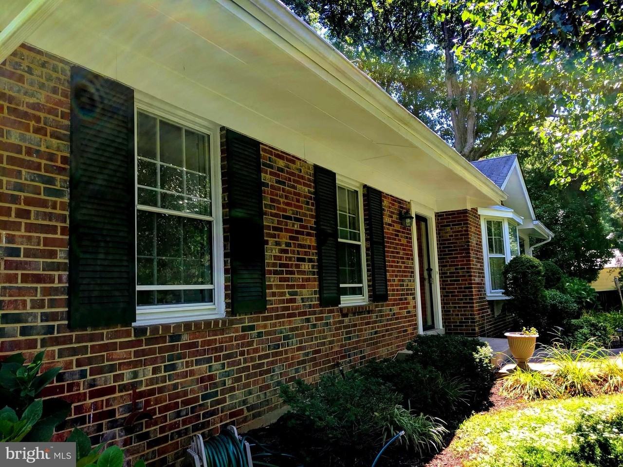 8702 Thunderbird Ct - Photo 3 of 44